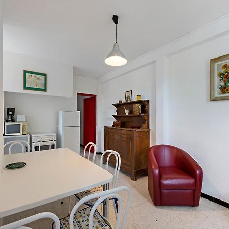 Apartment With Pool Amid Vineyards And Near The Beach Mèze Exterior foto